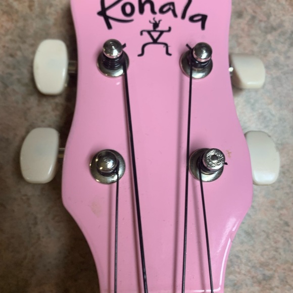 Kohala Ukulele - Picture 3 of 6